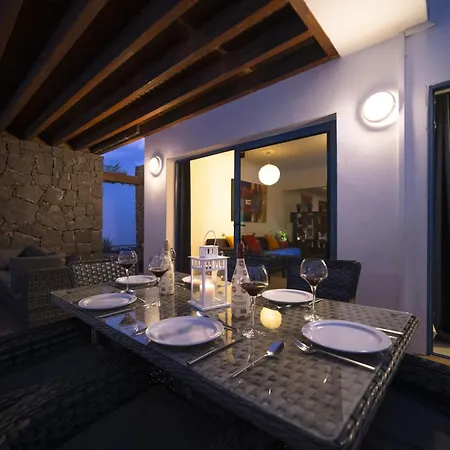 Villa Excellent 4 Bedrooms Mestana Modern Interiors *