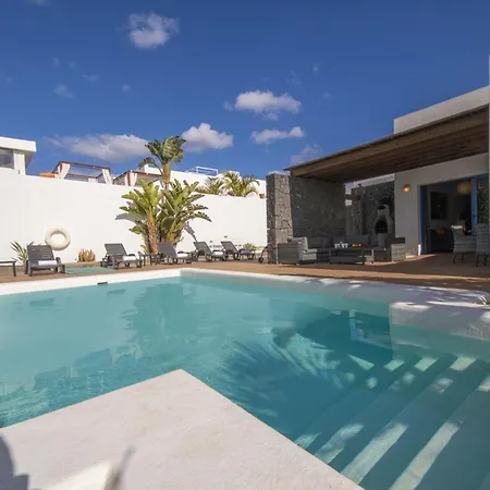 Excellent 4 Bedrooms Mestana Modern Interiors Sea Mountain Views Villa Playa Blanca (Lanzarote)