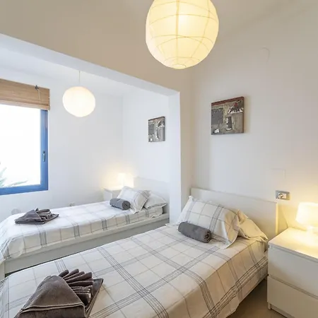 Excellent 4 Bedrooms Mestana Modern Interiors Sea Mountain Views * Playa Blanca (Lanzarote)