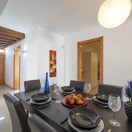 Excellent 4 Bedrooms Mestana Modern Interiors Sea Mountain Views Playa Blanca (Lanzarote)
