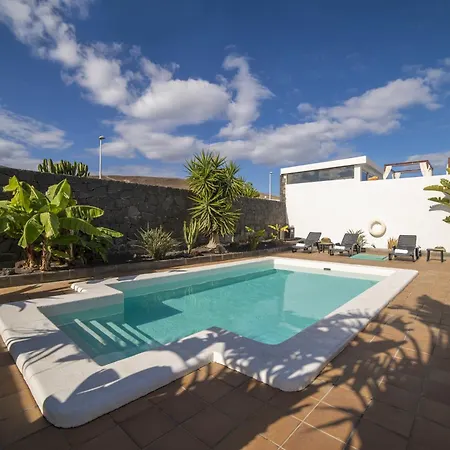Villa Excellent 4 Bedrooms Mestana Modern Interiors Sea Mountain Views Playa Blanca (Lanzarote)